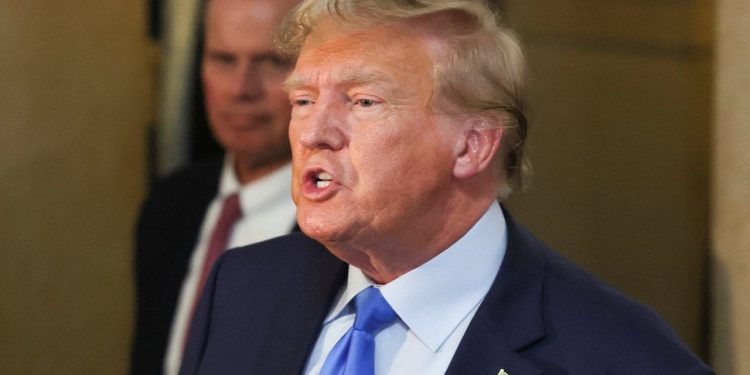 Dolandırıcılıkla suçlanan Donald Trump hakim karşısına çıktı: Dava aralık ayına kadar sürecek