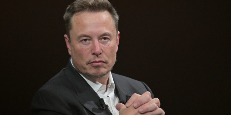 Elon Musk'a 'karalama' davası: "Onun yüzünden tehditler aldım"