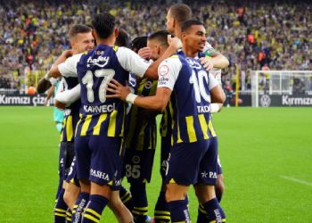 Fenerbahçe, Hatayspor karşısında tarihi rekor için sahada!