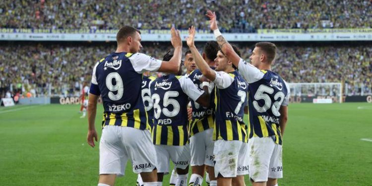 Fenerbahçe, deplasmanda kalesine duvar ördü