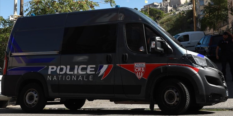 Fransa'da bomba alarmı! 4 havalimanı tahliye edildi