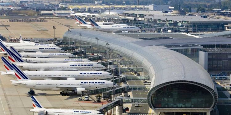 Fransa'da saldırı tehdidi: 6 havaalanı tahliye edildi