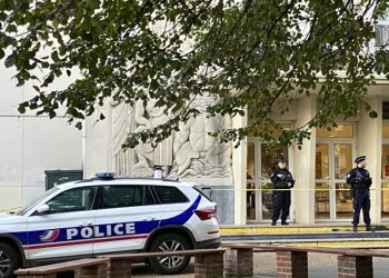 Fransa'da terör alarmı: Okul saldırısı sonrası 7 bin asker görevlendirdi