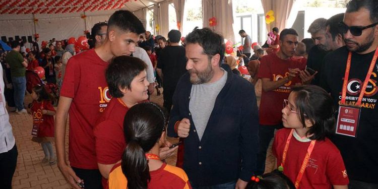 Galatasaray Kulübü, Cumhuriyet'in 100. yılını Kahramanmaraş'ta depremzede çocuklarla kutladı