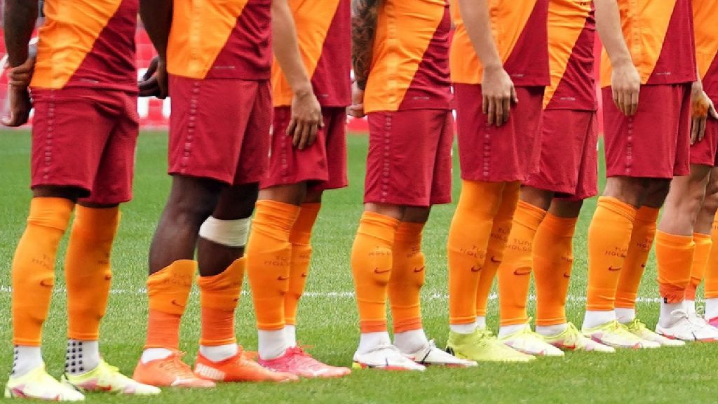 Galatasaray'dan Manchester United'a teşekkür, İngiltere'ye tepki