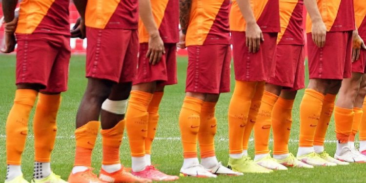 Galatasaray'dan Manchester United'a teşekkür, İngiltere'ye tepki