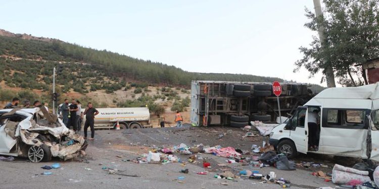 Gaziantep’te freni boşalan kamyon dehşet saçtı: 6 ölü, 16 yaralı