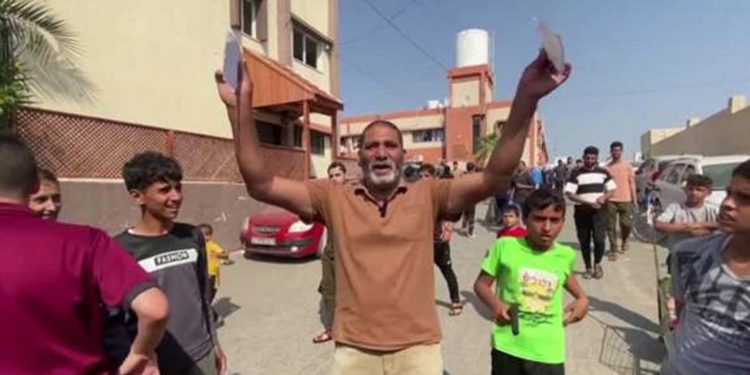 Gazzelilerden bildiri 'bombardımanına' tepki: 'Zafere kadar buradayız'