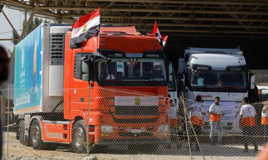 Gazze'ye insani yardım: Bir kamyonu sadece tabut