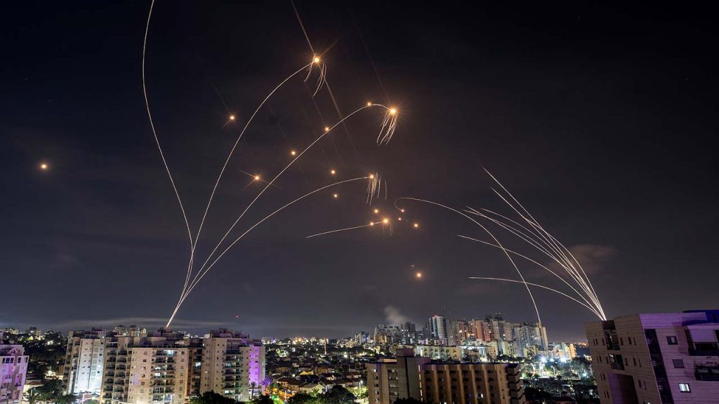 Gece boyunca karşılıklı saldırılar: İsrail'deki yedi noktada çatışmalar sürüyor