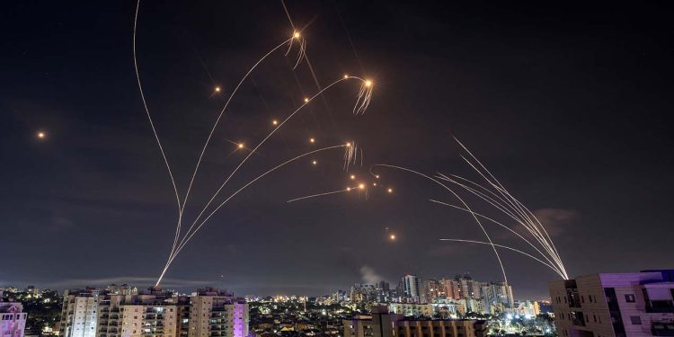 Gece boyunca karşılıklı saldırılar: İsrail'deki yedi noktada çatışmalar sürüyor