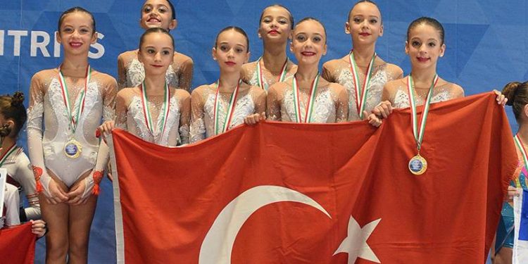 Genç cimnastikçiler İtalya'dan 7 madalyayla döndü