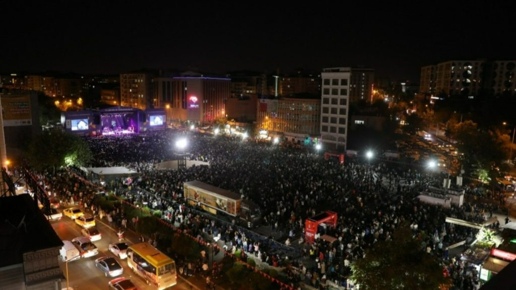 HÜDA Par istedi, AKP uyguladı: Sur Kültür Yolu Festivali iptal edildi