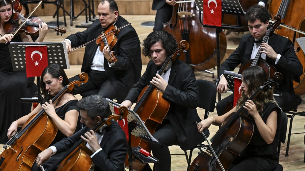 Hacettepe Üniversitesi Senfoni Orkestrası, Cumhuriyet'in 100. yılını CSO'daki özel konserle kutladı