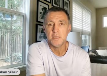 Hakar Şükür, sosyal medyaya bir süre ara verdiğini duyurdu: Hakkımı helal etmeyeceğim çok şey var