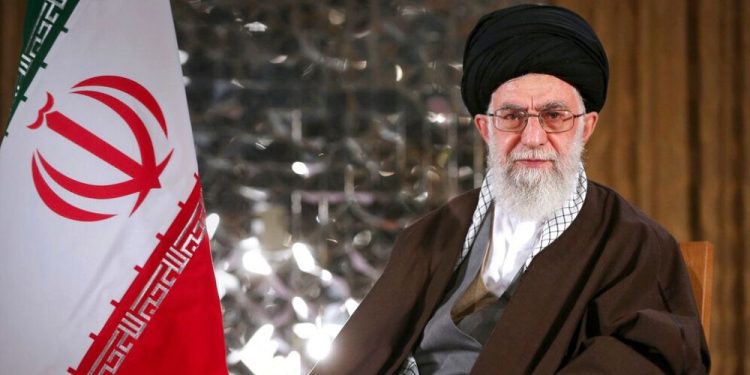 Hamaney: İsrail ile ilişkileri geliştirmek isteyen ülkeler kaybeden ata oynuyor