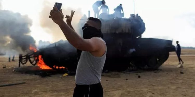 Hizbullah açıkladı: İsrail'in üç bölgesini toplar ve güdümlü füzelerle hedef aldık