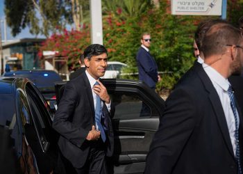 İngiltere Başbakanı Sunak, Tel Aviv’de: İsrail halkıyla dayanışma içinde olduğumu göstermek için buradayım