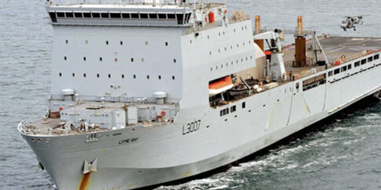 İngiltere, Kraliyet Donanması'na ait iki gemiyi Akdeniz'e gönderiyor