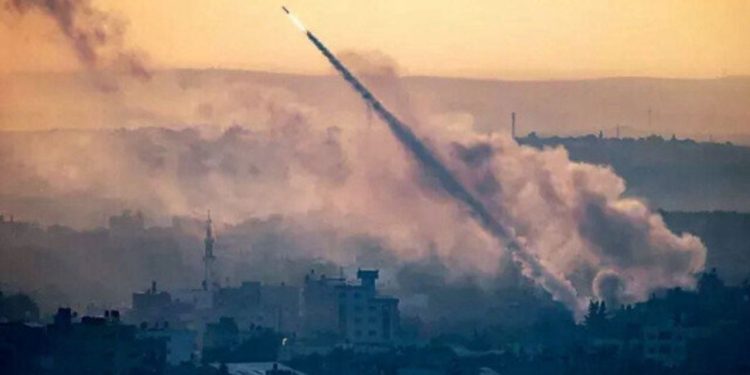 İngiltere'den, Lübnan'daki vatandaşlarına 'ülkeden ayrılın' tavsiyesi