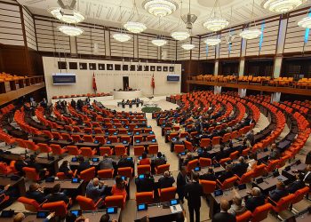 Irak ve Suriye tezkeresi, 6 partinin oylarıyla TBMM’de kabul edildi