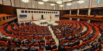 Irak ve Suriye tezkeresi, 6 partinin oylarıyla TBMM’de kabul edildi
