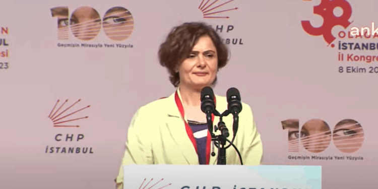 Islıklayanlar olsa da çoğunluk alkışladı: İl Başkanlığı’ndan ayrılan Kaftancıoğlu “yeniden merhaba” diyerek veda etti