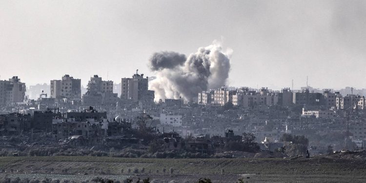 İsrail, Gazze'deki sağlık idaresine ait Türkiye-Filistin Dostluk Hastanesini hedef aldı