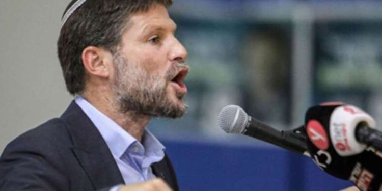 İsrail hükümetinin, Gazze'den yapılan saldırıları görüştüğü oturumda tartışma çıktı