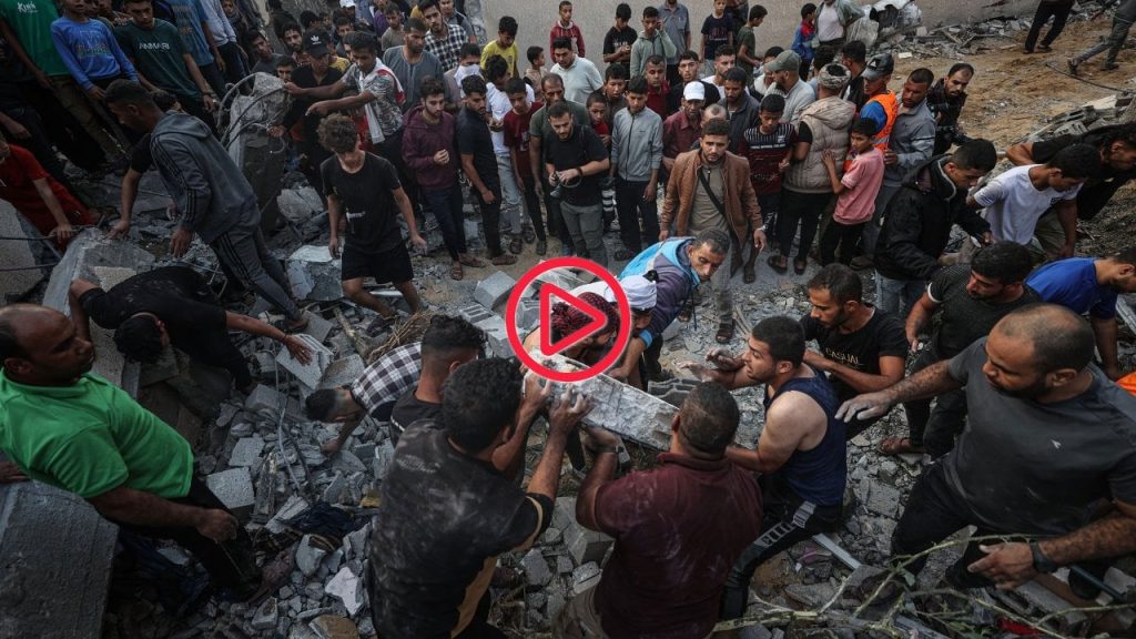 İsrail polisinden Kudüs'te namaz kılmak isteyenlere biber gazı