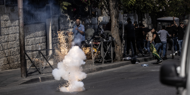 İsrail'den Mescid-i Aksa'ya Cuma namazına gelenlere gazlı müdahale