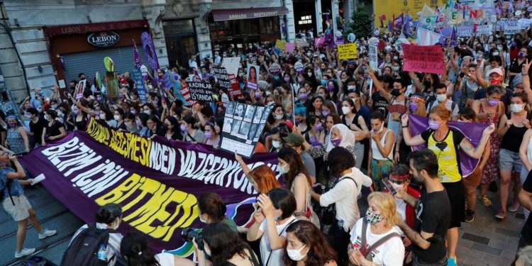 İstanbul Sözleşmesi Avrupa Birliği'nde yürürlüğe girdi