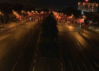 İstanbul’da Vatan Caddesi 29 Ekim kutlamaları nedeniyle trafiğe kapatıldı