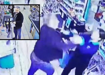 İstanbul’da bir müşteri marketteki kasiyer kadını öldüresiye yumrukladı