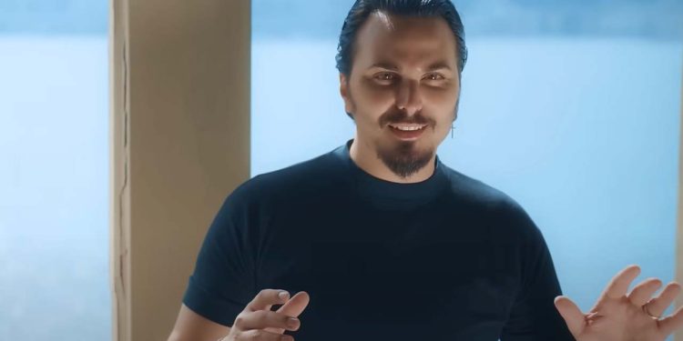 İtalyan pop müziğinin ünlü ismine 'mafya' gözaltısı: Kara para aklamakla suçlanıyor