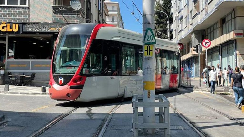 Kabataş-Bağcılar tramvay hattının bir bölümünde seferler yapılamadı