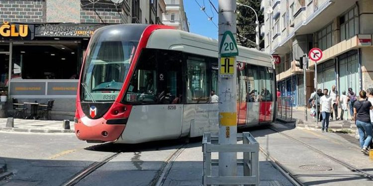 Kabataş-Bağcılar tramvay hattının bir bölümünde seferler yapılamadı