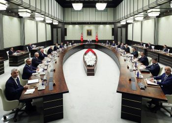 Kabine toplanıyor: İşte gündemdeki konular