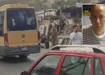 Kapısı açık giden minibüsten düşen yolcu hastanedeki yaşam savaşını kaybetti