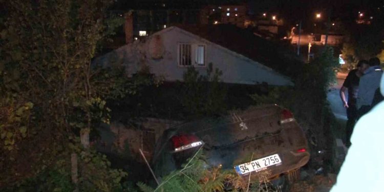 Kontrolden çıkan araç evin bahçesine uçtu