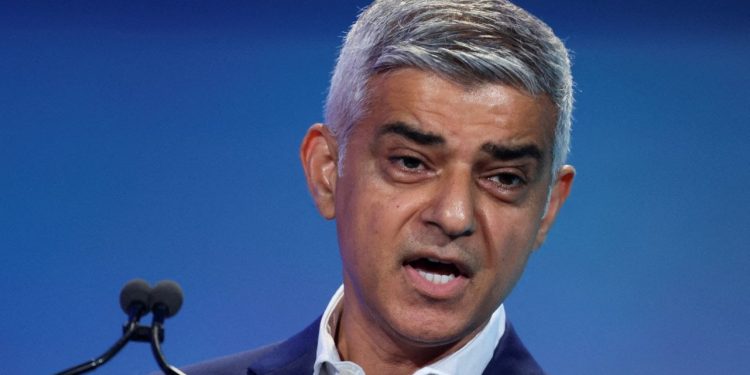 Londra Belediye Başkanı'ndan İşçi Partisi'ne İsrail isyanı: 'Gazze'de ateşkes ilan edilsin'