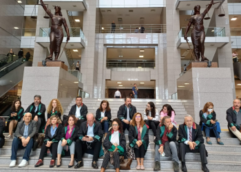 Mahkeme Can Atalay'ın tahliyesini konuşuyor: Avukatlardan Atalay için Çağlayan Adliyesi'nde oturma eylemi