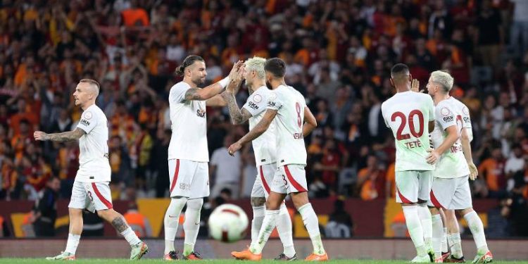 Manchester United-Galatasaray maçını şifresiz yayınlayan yabancı kanallar