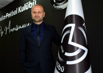 Manisaspor'da teknik direktörle yollar ayrıldı