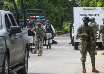 Meksika'da polis ve çeteciler çatıştı: 13 kişi hayatını kaybetti