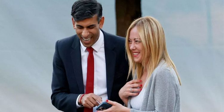 Meloni ve Sunak'tan insan kaçakçılığı çetelerini çökertmek için ortak mücadele sözü