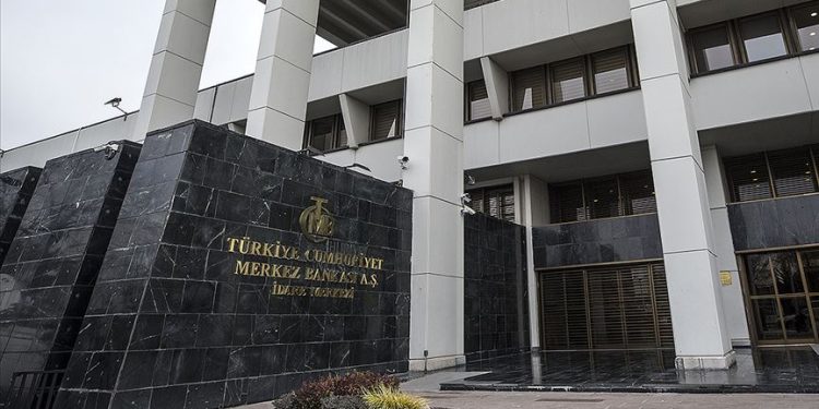 Merkez Bankası ‘Parasal sıkılaştırmanın devamına karar verdik’ dedi; politika faizini %35’e yükseltti