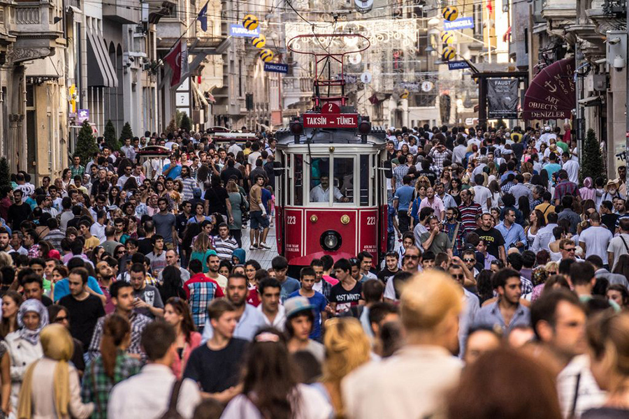 Metropoll Araştırma: Türkiye’de yaşayanların yüzde 64’ü ‘ülkenin 4 tarafının düşmanlarla çevrili’ olduğuna inanıyor!