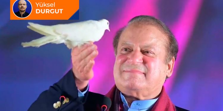 Navaz Şerif, sürgünden yönettiği ülkesine geri döndü