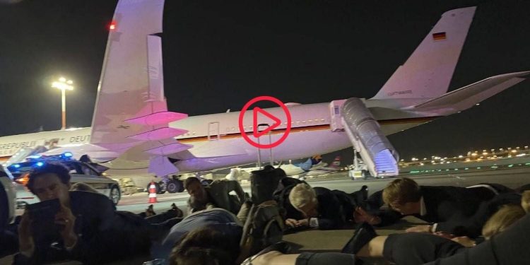 Olaf Scholz, Tel Aviv'den ayrılırken saldırı sirenleri çaldı